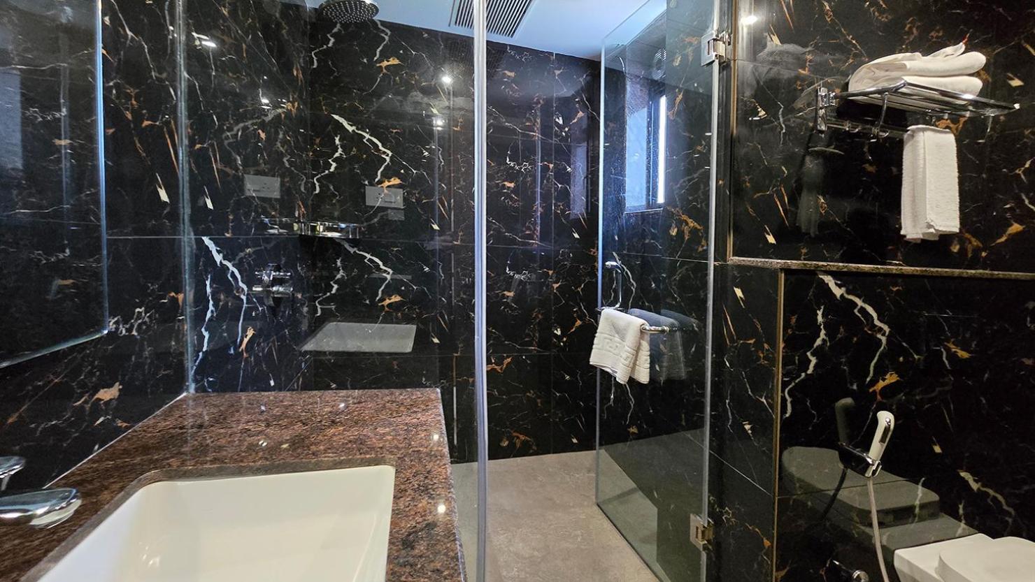 Magnus Nexstar Suites Kalyani Nagar Pune Exterior foto